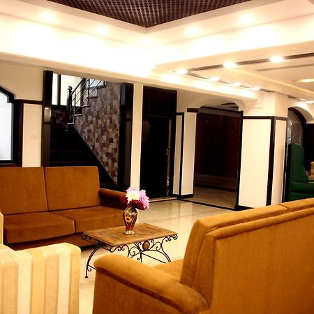 Hotel New Park At Dal Lake Srīnagar Екстериор снимка