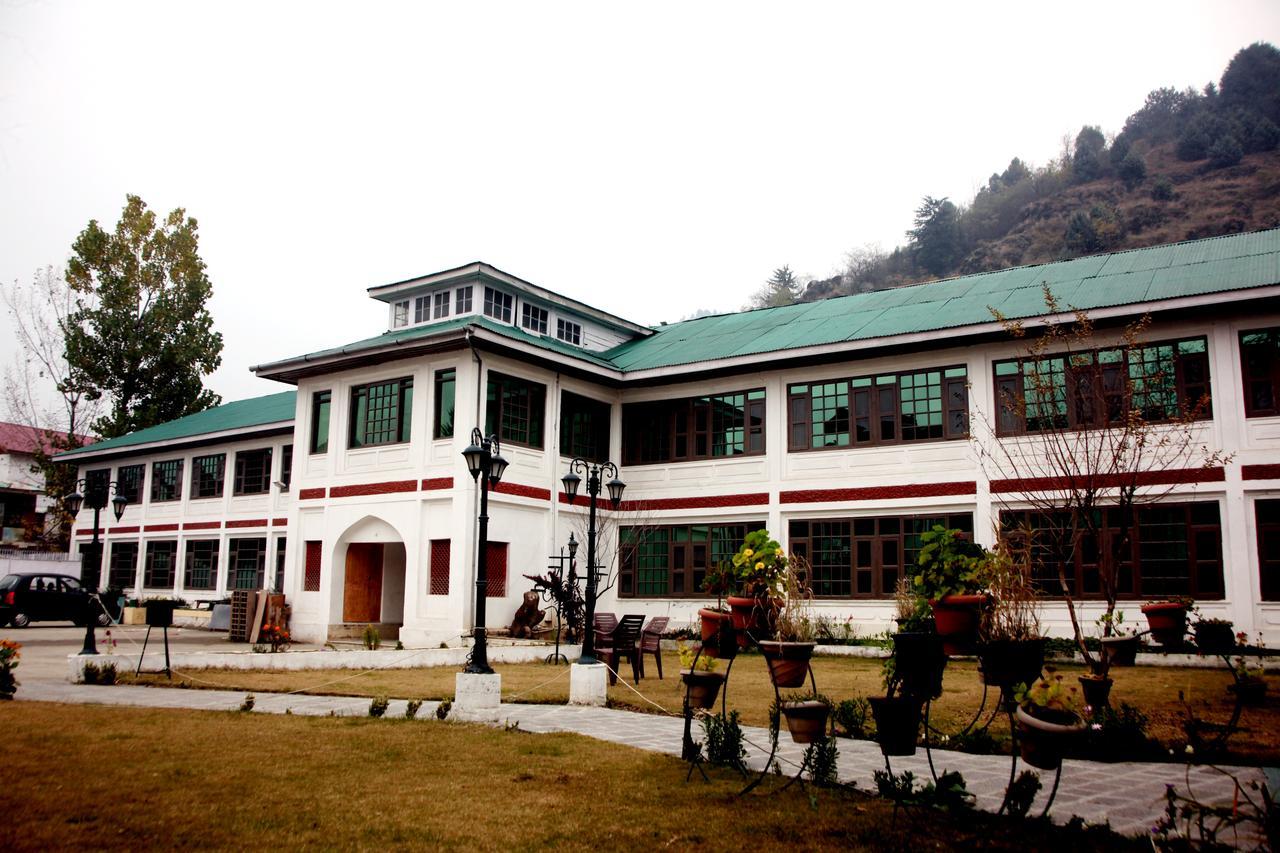 Hotel New Park At Dal Lake Srīnagar Екстериор снимка