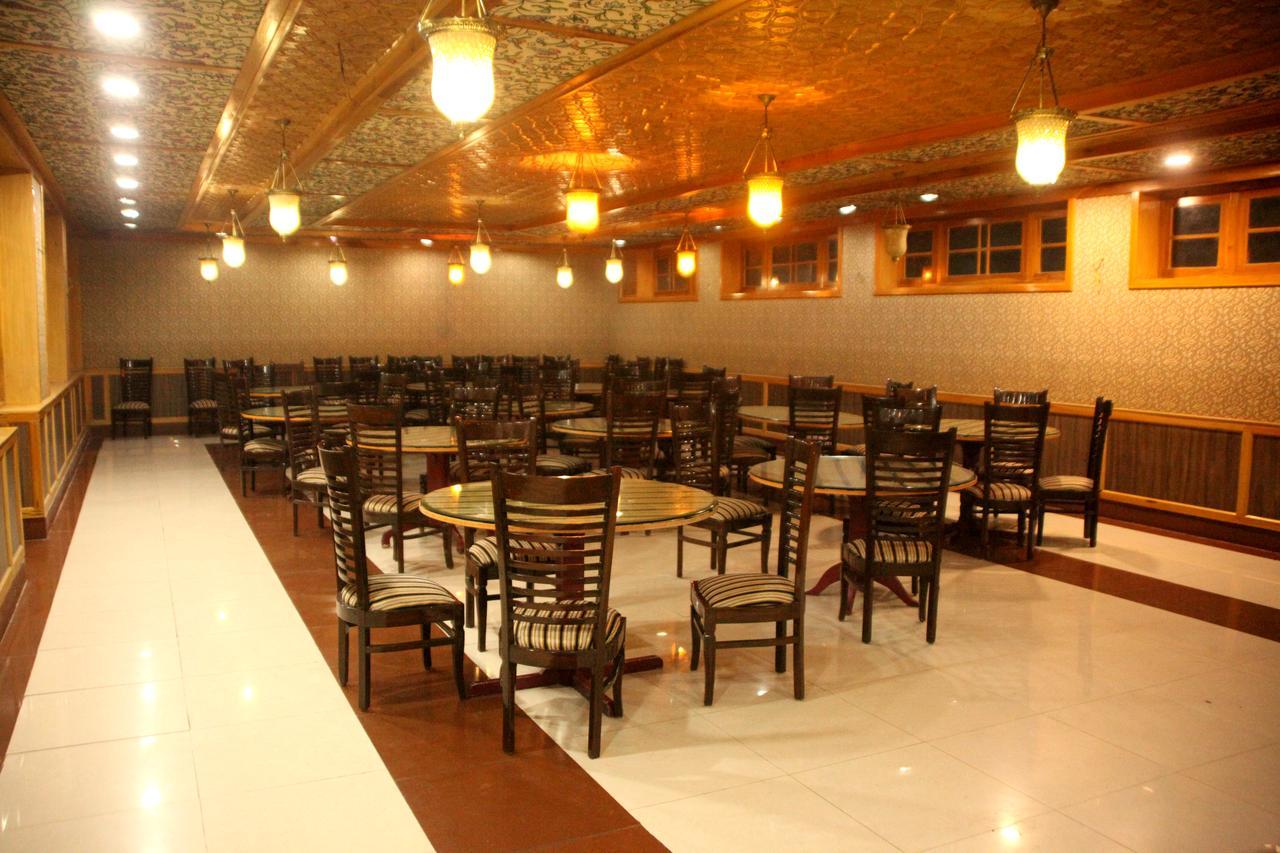 Hotel New Park At Dal Lake Srīnagar Екстериор снимка