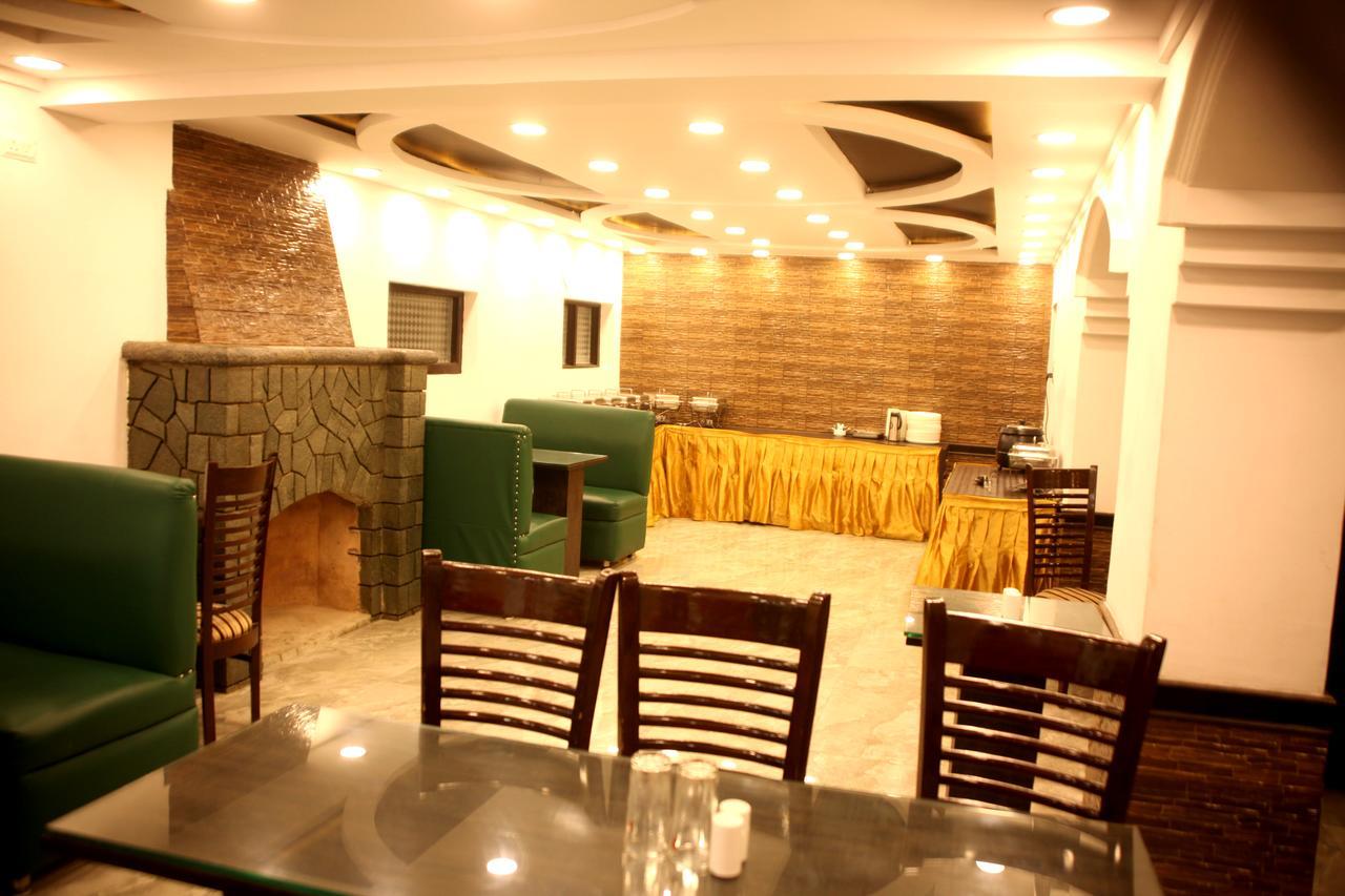 Hotel New Park At Dal Lake Srīnagar Екстериор снимка
