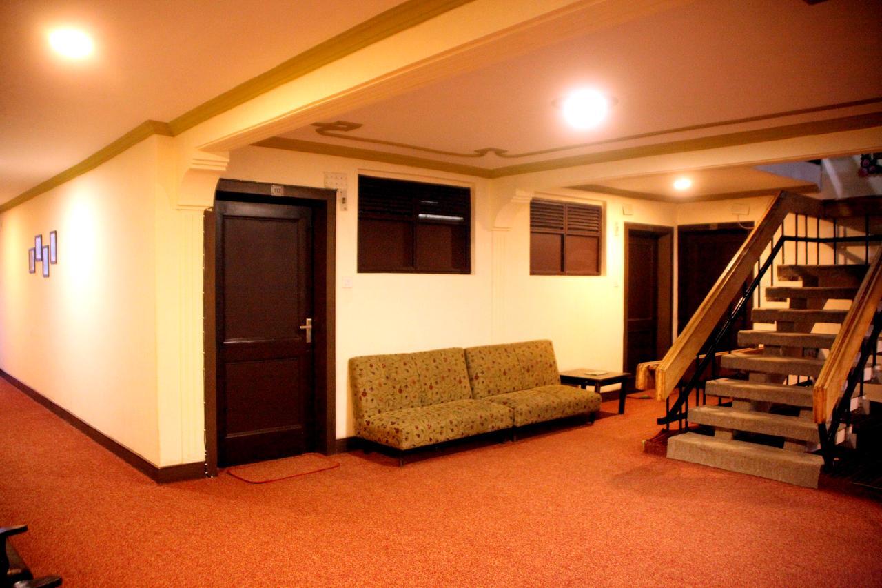 Hotel New Park At Dal Lake Srīnagar Екстериор снимка